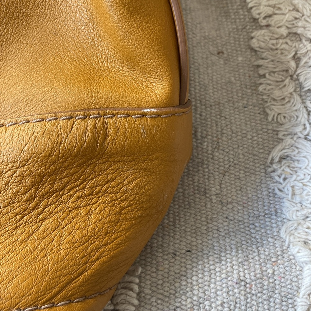 Salvatore Ferragamo shoulder bag - Picture 6 of 13